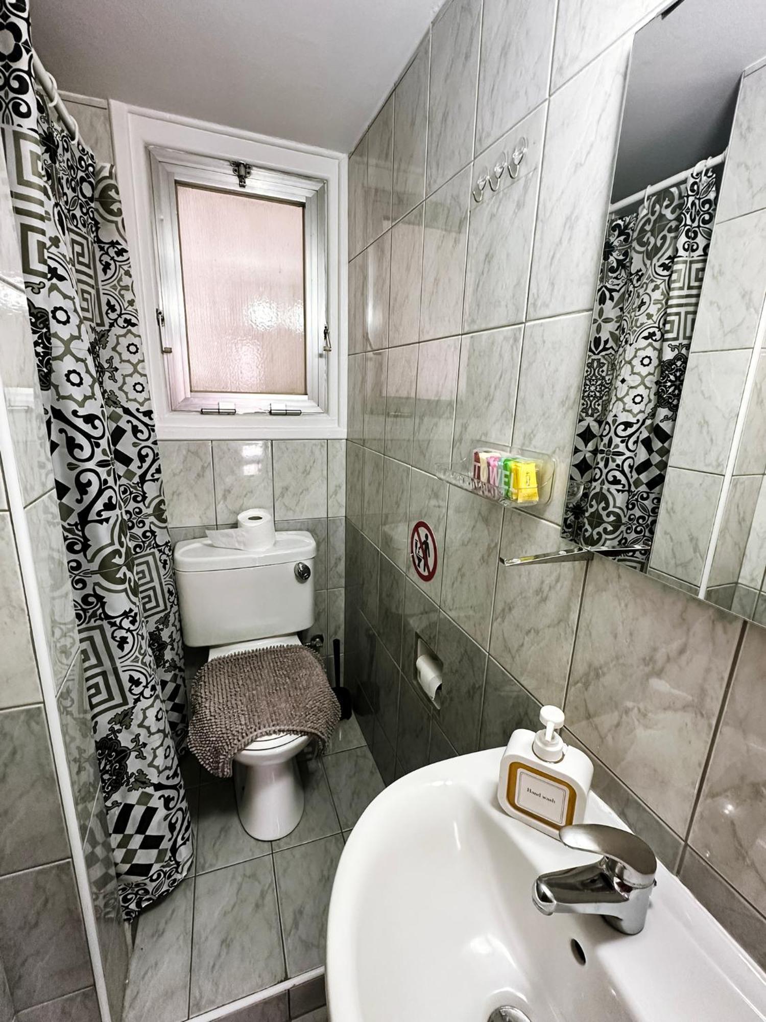 Youthfull Escape In Appartement